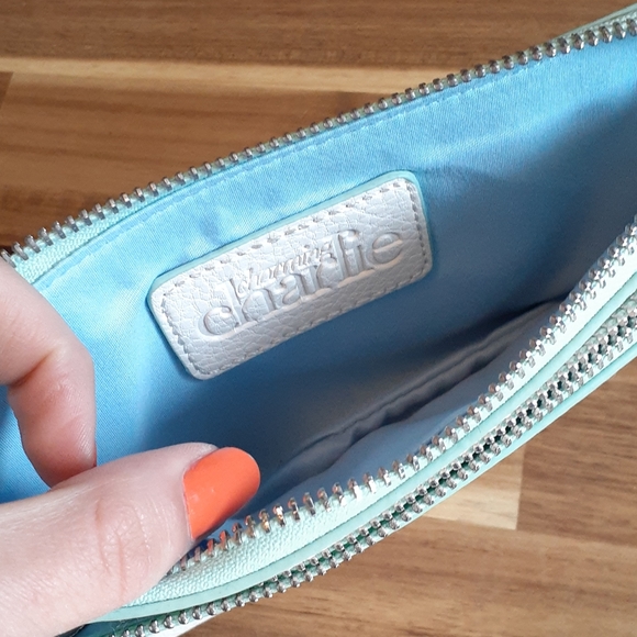 White and Blue Wristlet/Clutch - Picture 4 of 5